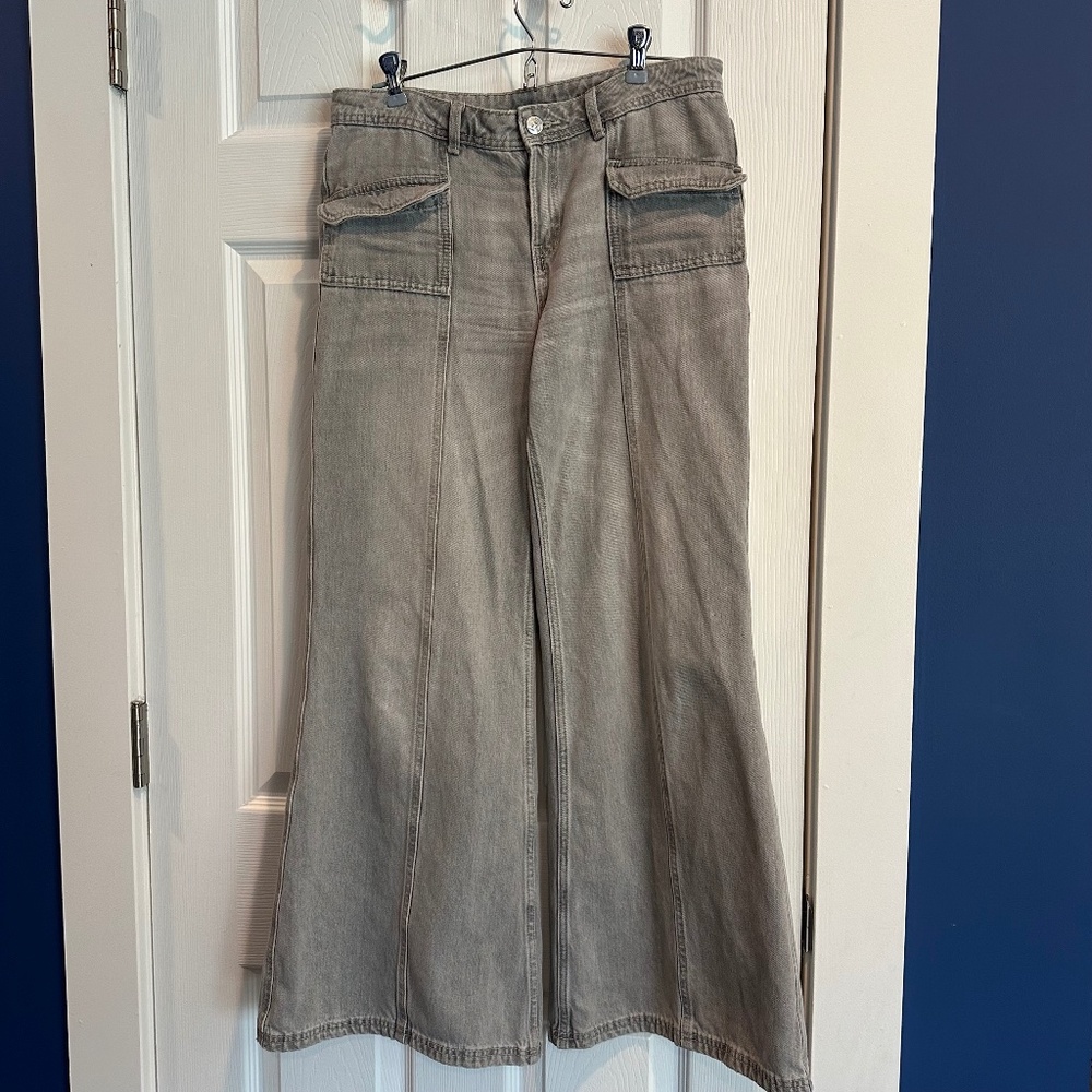 Divided H&M Super Wide Leg Gray Jeans Size 4